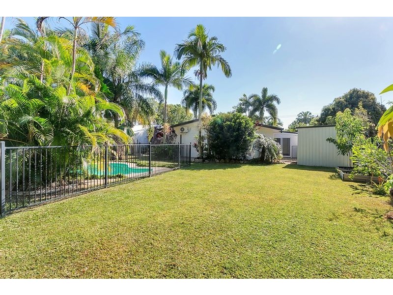 11 Newport Close, Kewarra Beach QLD 4879