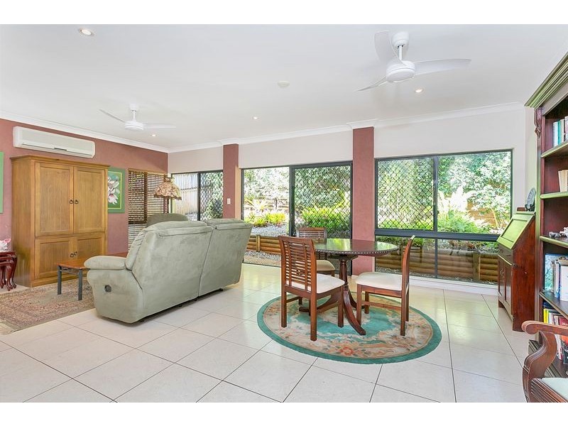 19 Chesterfield Close, Brinsmead QLD 4870