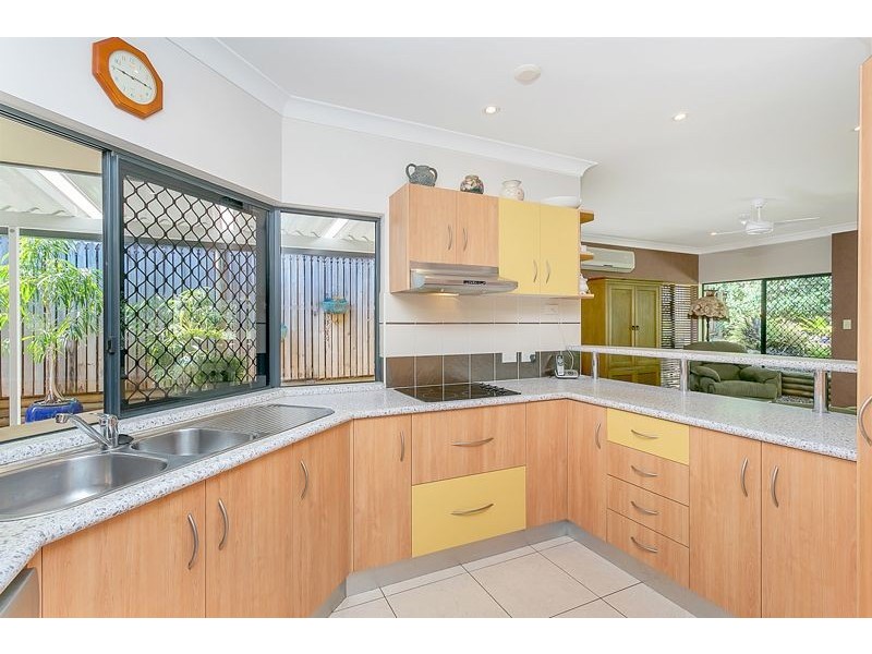 19 Chesterfield Close, Brinsmead QLD 4870