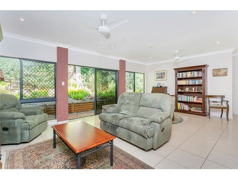 19 Chesterfield Close, Brinsmead QLD 4870