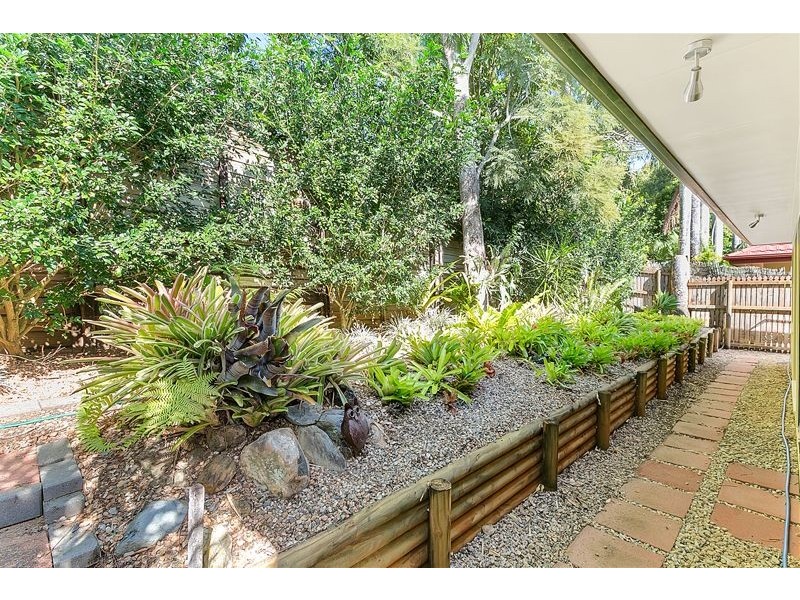 19 Chesterfield Close, Brinsmead QLD 4870