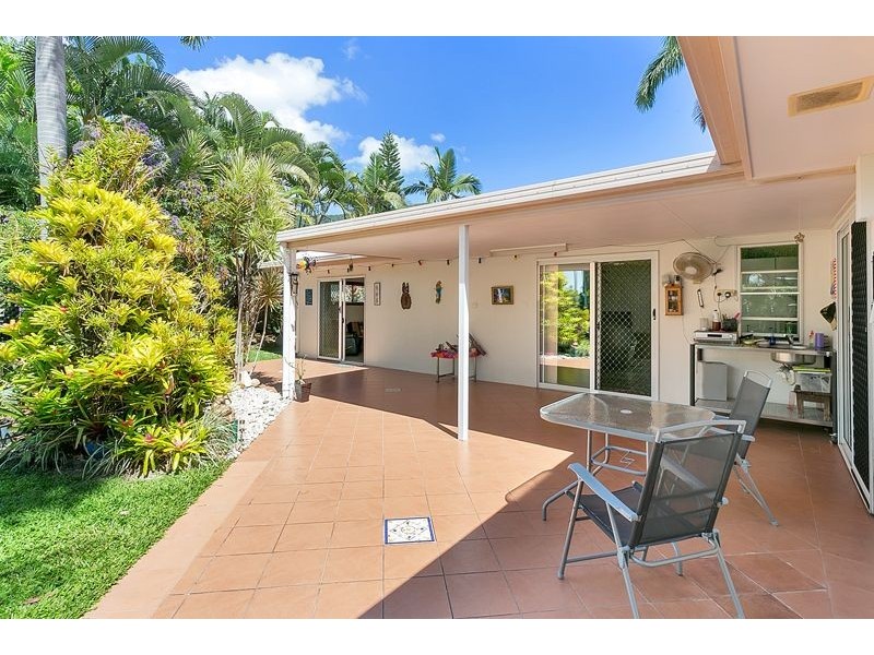 16 Eddy Street, Clifton Beach QLD 4879