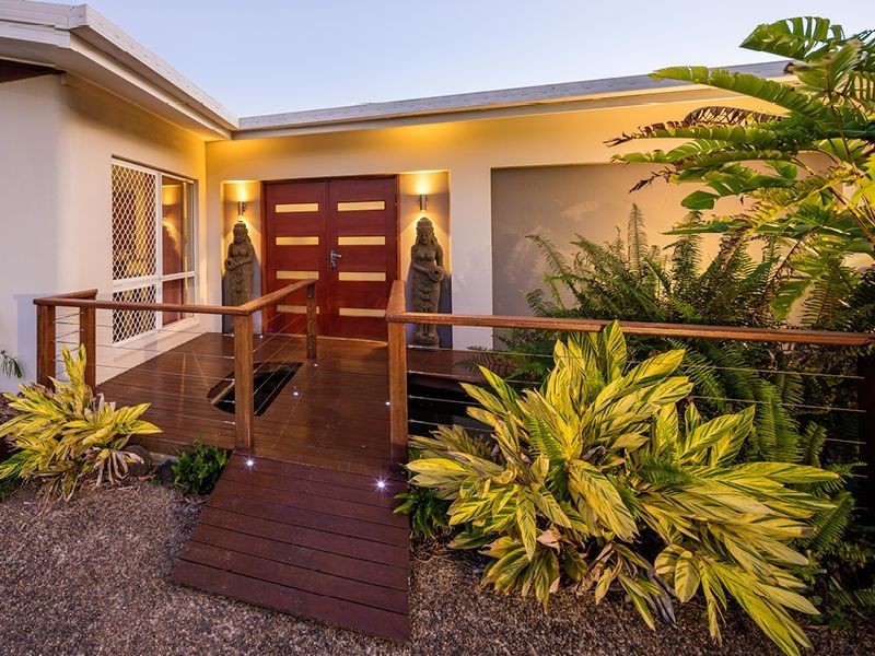 5 Kirraly Close, Mooroobool QLD 4870