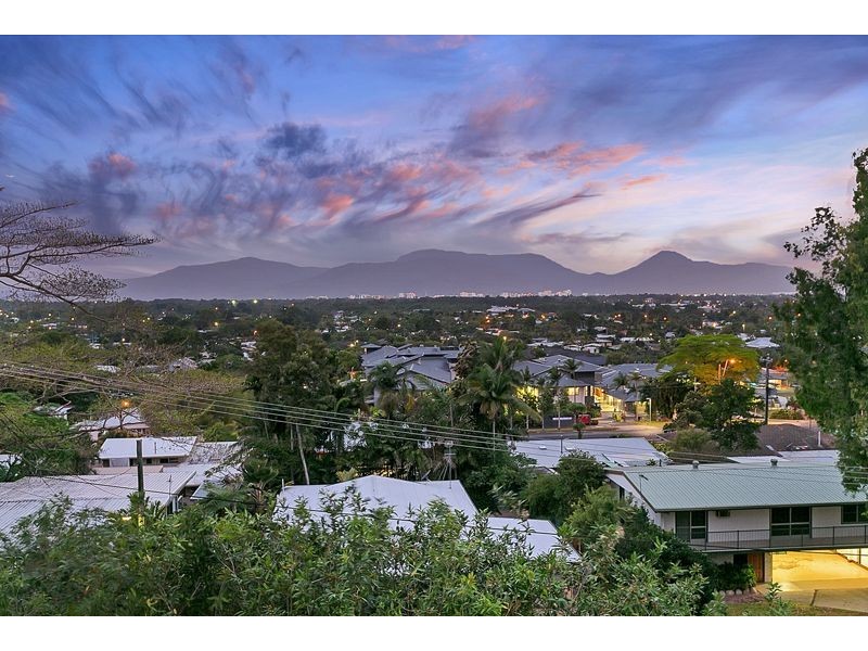 31 Ponticello Street, Whitfield QLD 4870