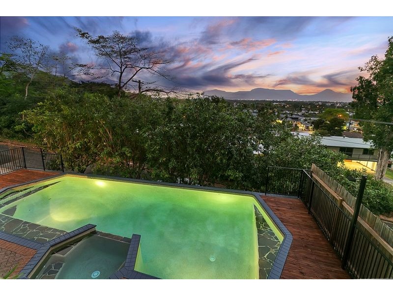 31 Ponticello Street, Whitfield QLD 4870