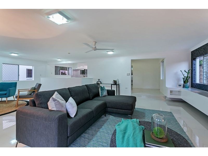 31 Ponticello Street, Whitfield QLD 4870