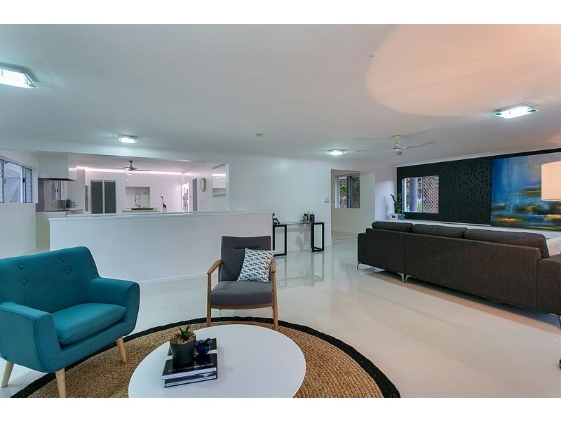 31 Ponticello Street, Whitfield QLD 4870