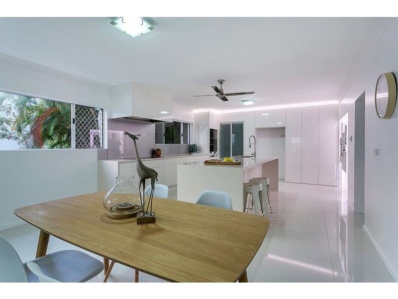 31 Ponticello Street, Whitfield QLD 4870