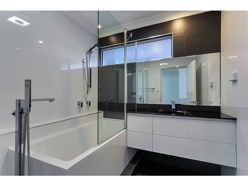 31 Ponticello Street, Whitfield QLD 4870