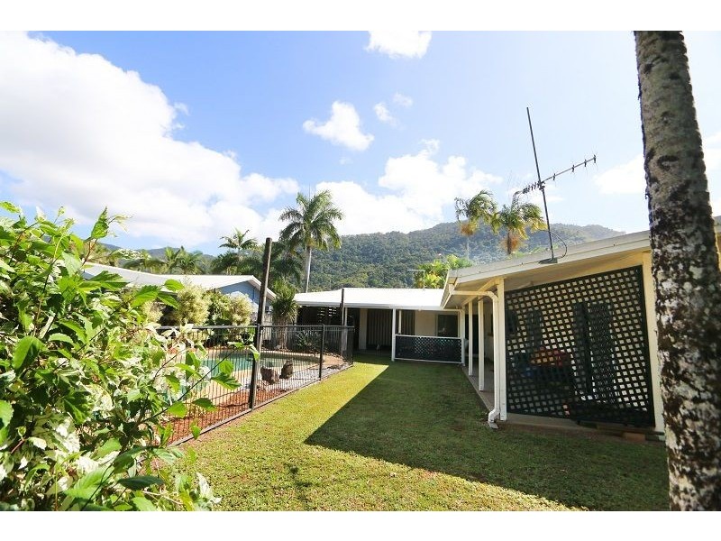 100 Irene St, Mooroobool QLD 4870