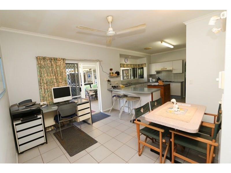 100 Irene St, Mooroobool QLD 4870