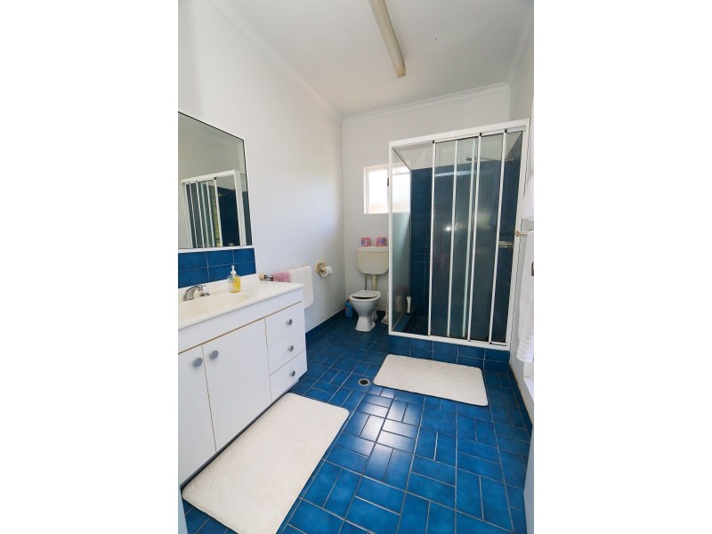 100 Irene St, Mooroobool QLD 4870