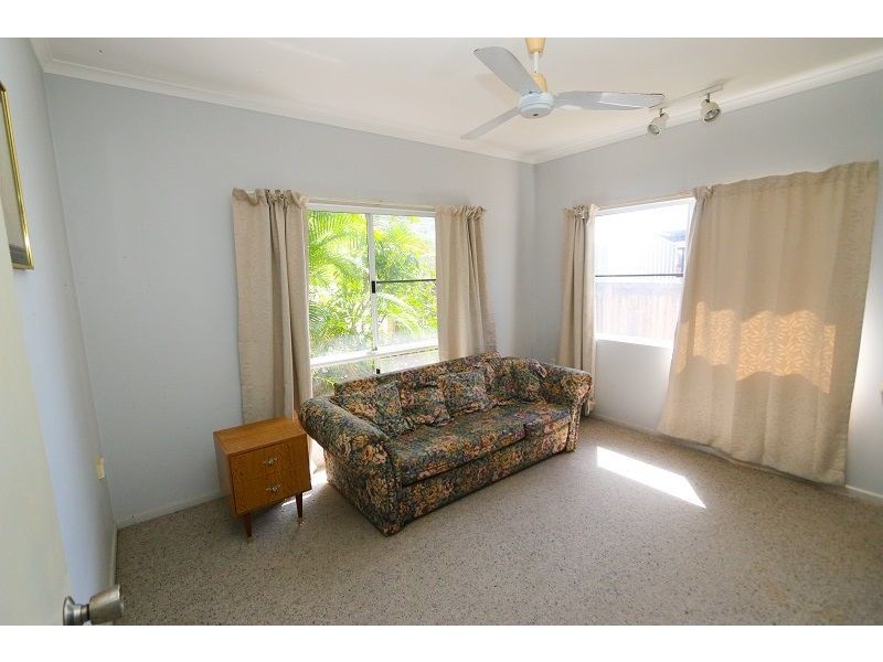 100 Irene St, Mooroobool QLD 4870