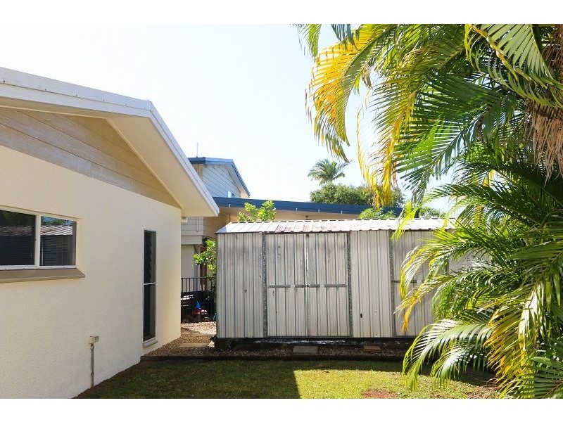 100 Irene St, Mooroobool QLD 4870