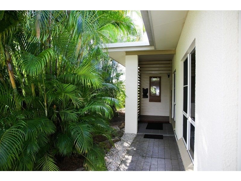 100 Irene St, Mooroobool QLD 4870