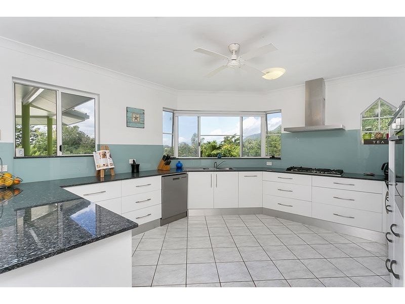 12 Forum Close, Mooroobool QLD 4870