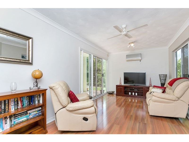 12 Forum Close, Mooroobool QLD 4870