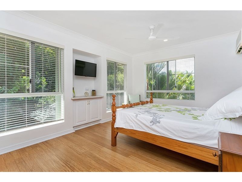 12 Forum Close, Mooroobool QLD 4870