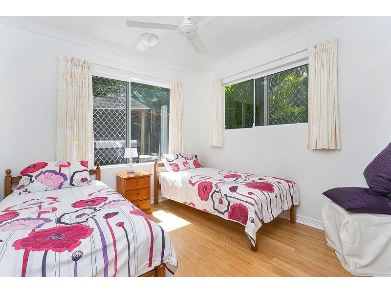 12 Forum Close, Mooroobool QLD 4870
