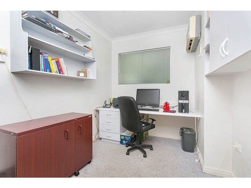 12 Forum Close, Mooroobool QLD 4870
