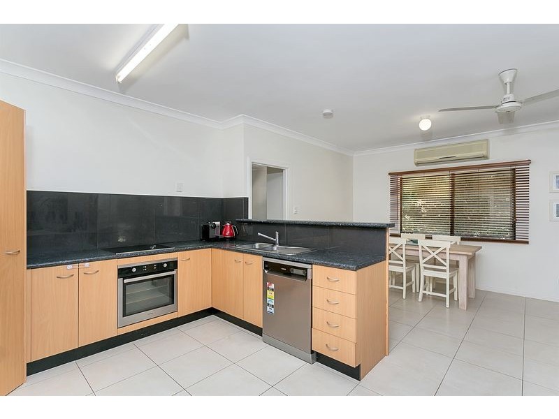 15 Opaline Close, Brinsmead QLD 4870