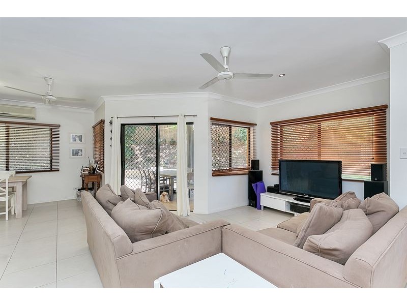 15 Opaline Close, Brinsmead QLD 4870