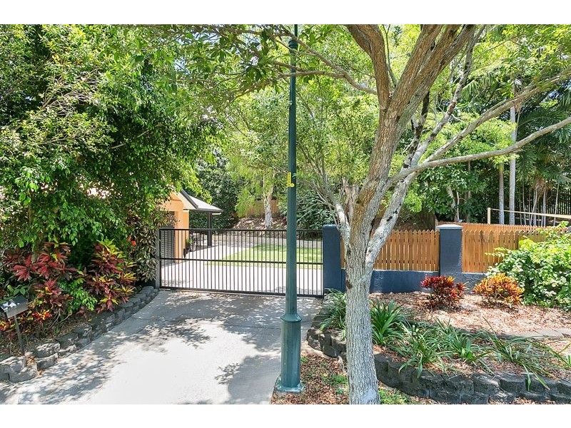 15 Opaline Close, Brinsmead QLD 4870