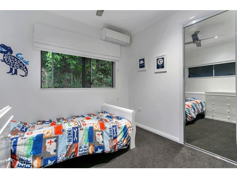 20 Oceanview Place, Mooroobool QLD 4870