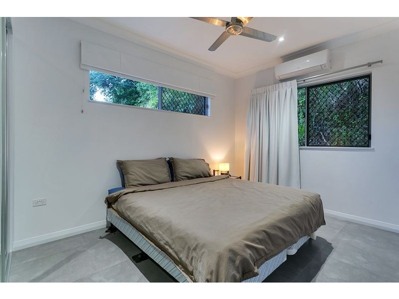 20 Oceanview Place, Mooroobool QLD 4870