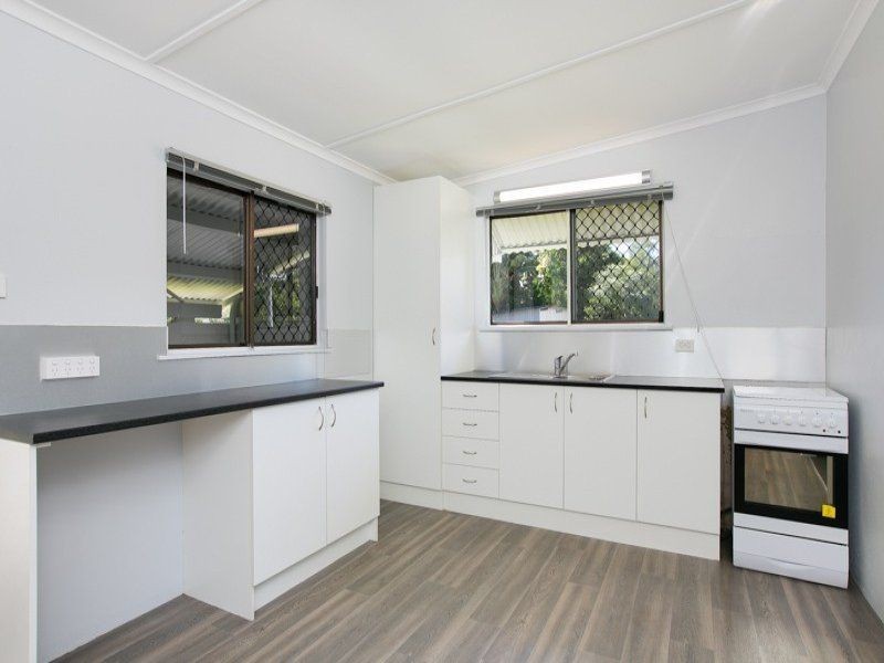 76 Reservoir Rd, Manoora QLD 4870