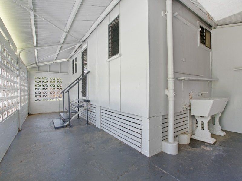 76 Reservoir Rd, Manoora QLD 4870