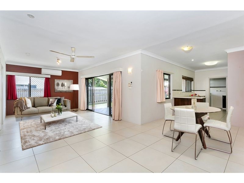 11 Lavender St, Mooroobool QLD 4870