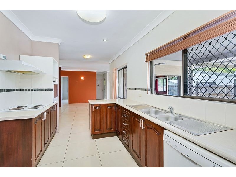 11 Lavender St, Mooroobool QLD 4870