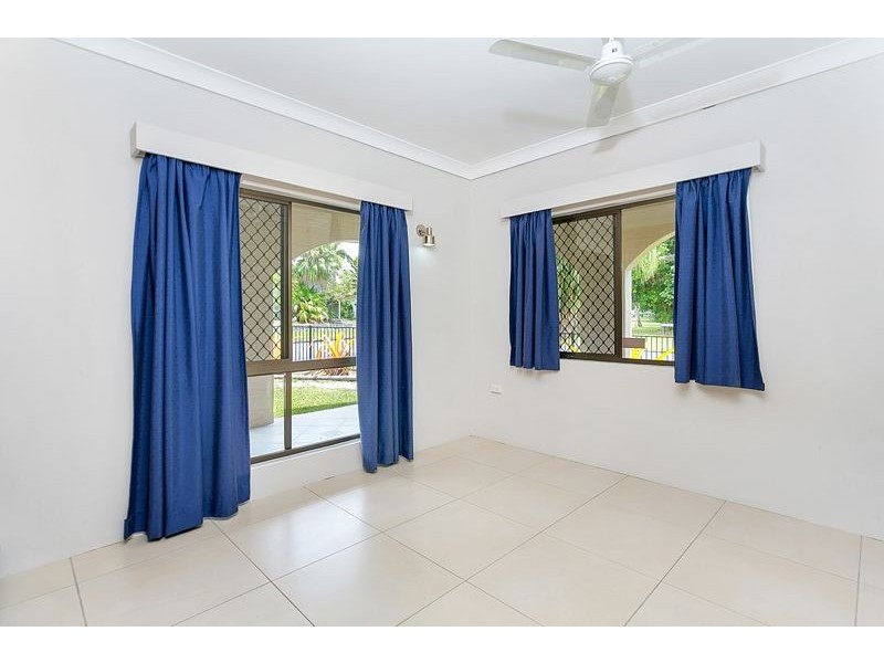 11 Lavender St, Mooroobool QLD 4870