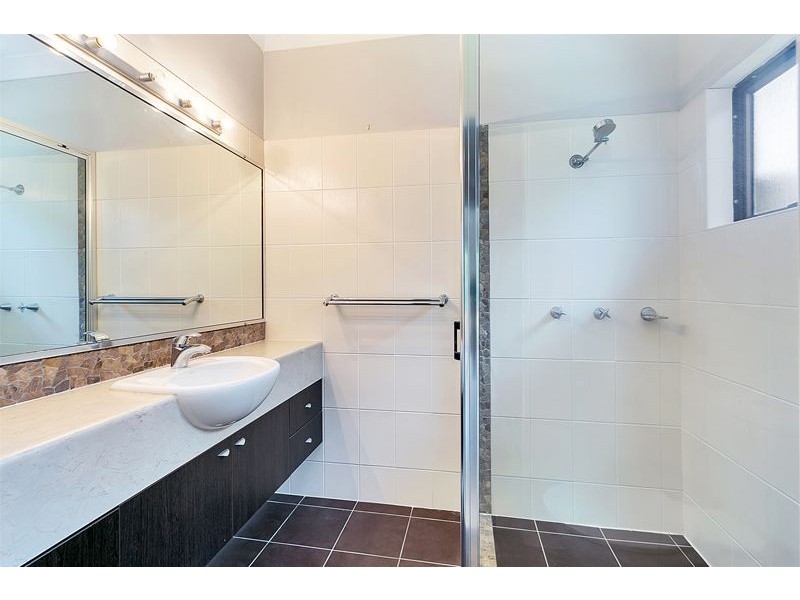 11 Lavender St, Mooroobool QLD 4870