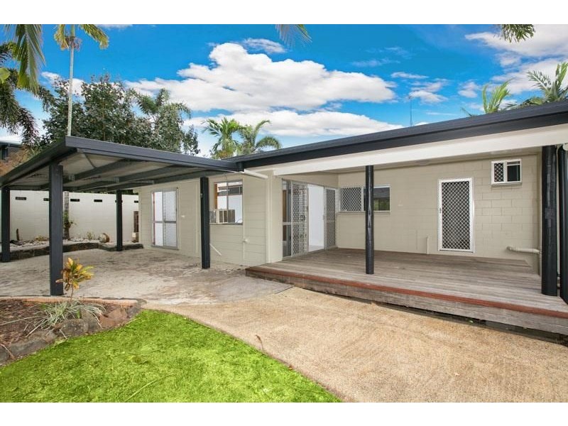 7 County Close, Smithfield QLD 4878