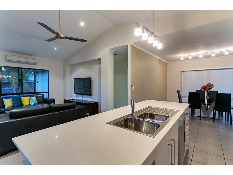 119 Roberts Drive, Trinity Beach QLD 4879