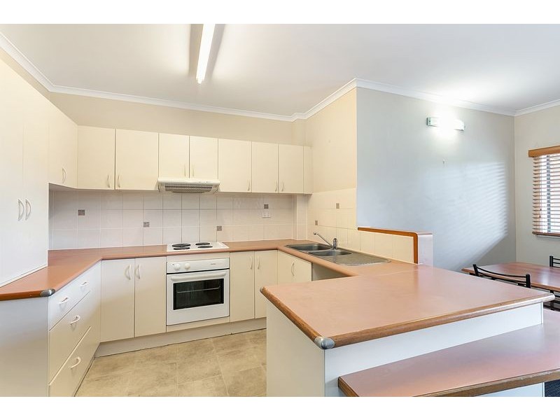3/271 Lake Street, Cairns North QLD 4870