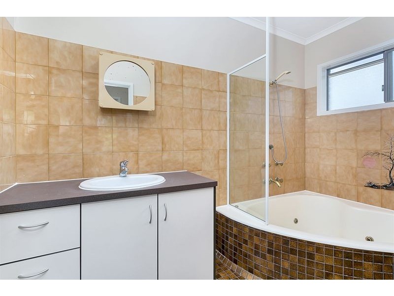 3/271 Lake Street, Cairns North QLD 4870