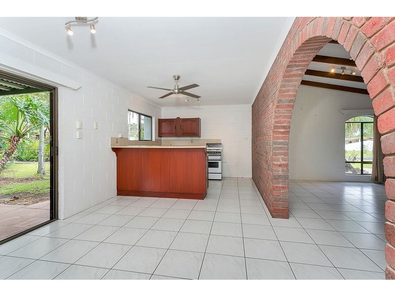 15 Carmel Close, Woree QLD 4868