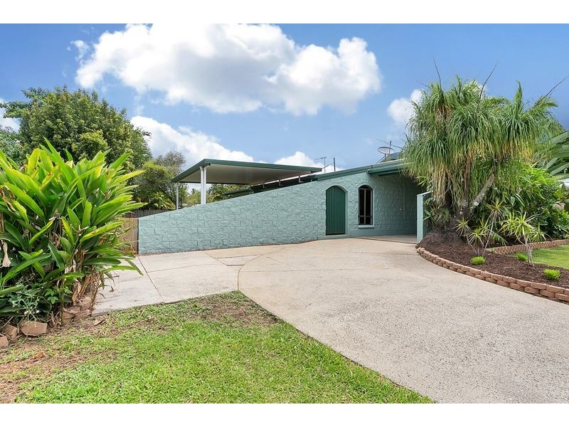 15 Carmel Close, Woree QLD 4868