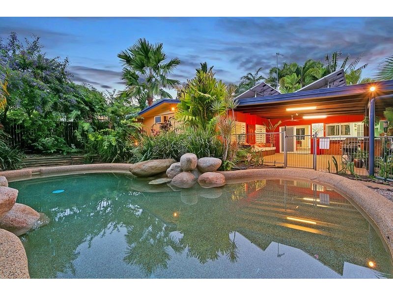 23 Fogarty Street, Whitfield QLD 4870