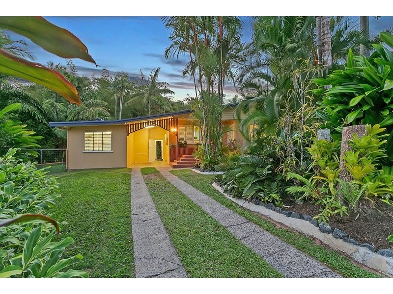 23 Fogarty Street, Whitfield QLD 4870