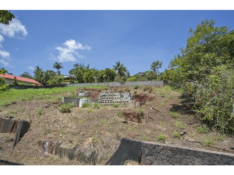 264 Robert Road, Bentley Park QLD 4869