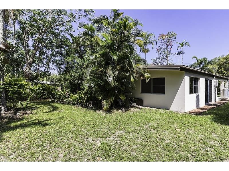 4 Tudor Close, Trinity Park QLD 4879