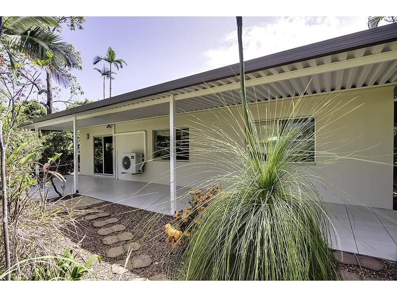 4 Tudor Close, Trinity Park QLD 4879