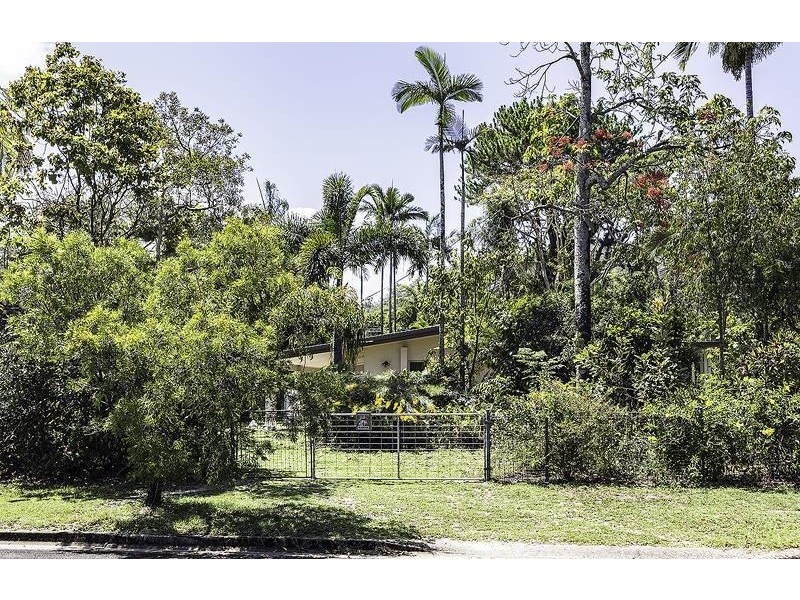 4 Tudor Close, Trinity Park QLD 4879