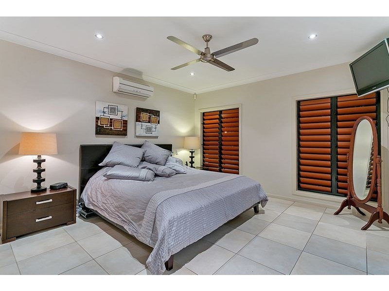 135 McFarlane Drive, Kanimbla QLD 4870