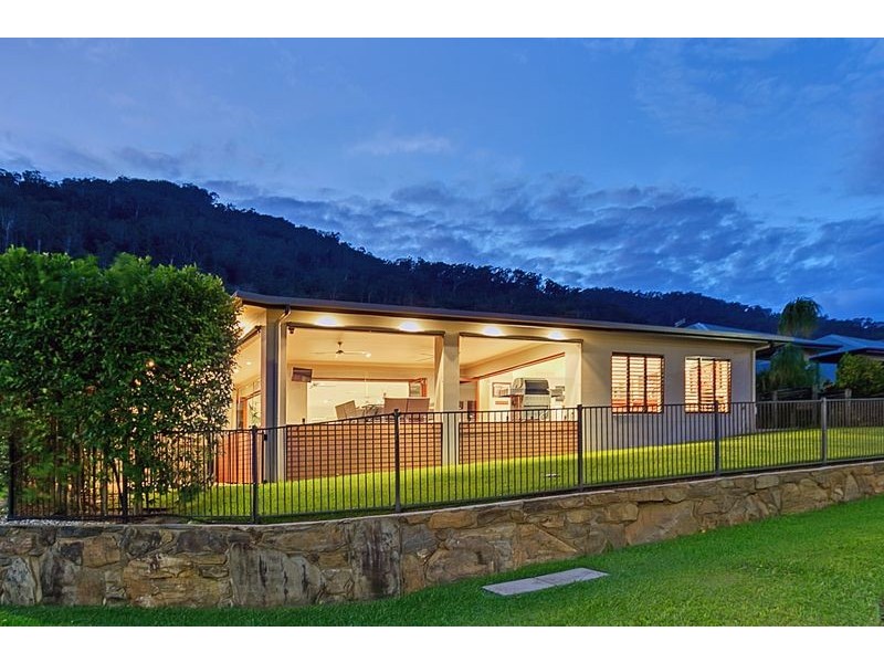 135 McFarlane Drive, Kanimbla QLD 4870