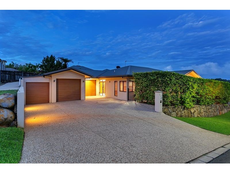 135 McFarlane Drive, Kanimbla QLD 4870